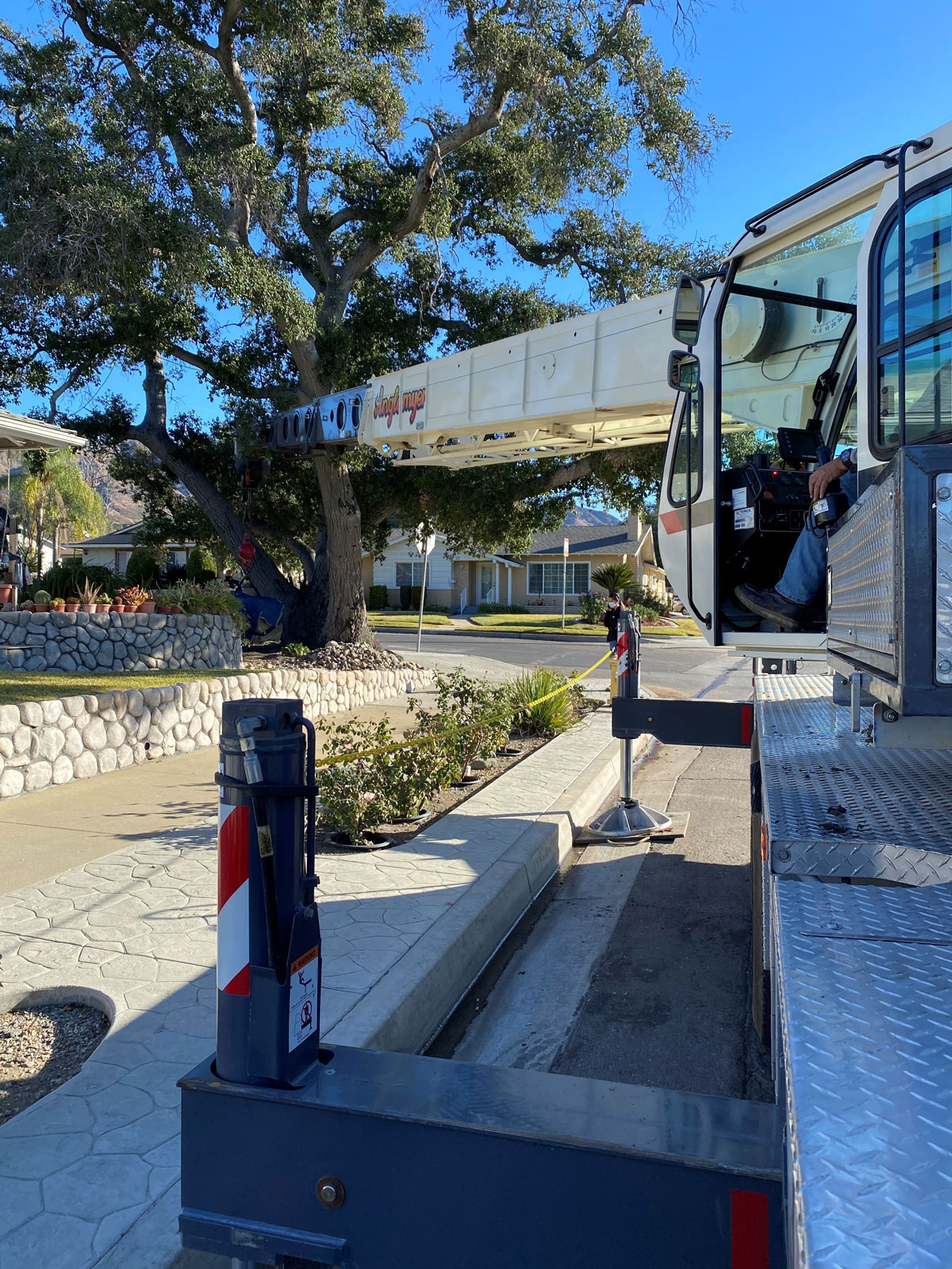 Anglemyer Crane worksite image